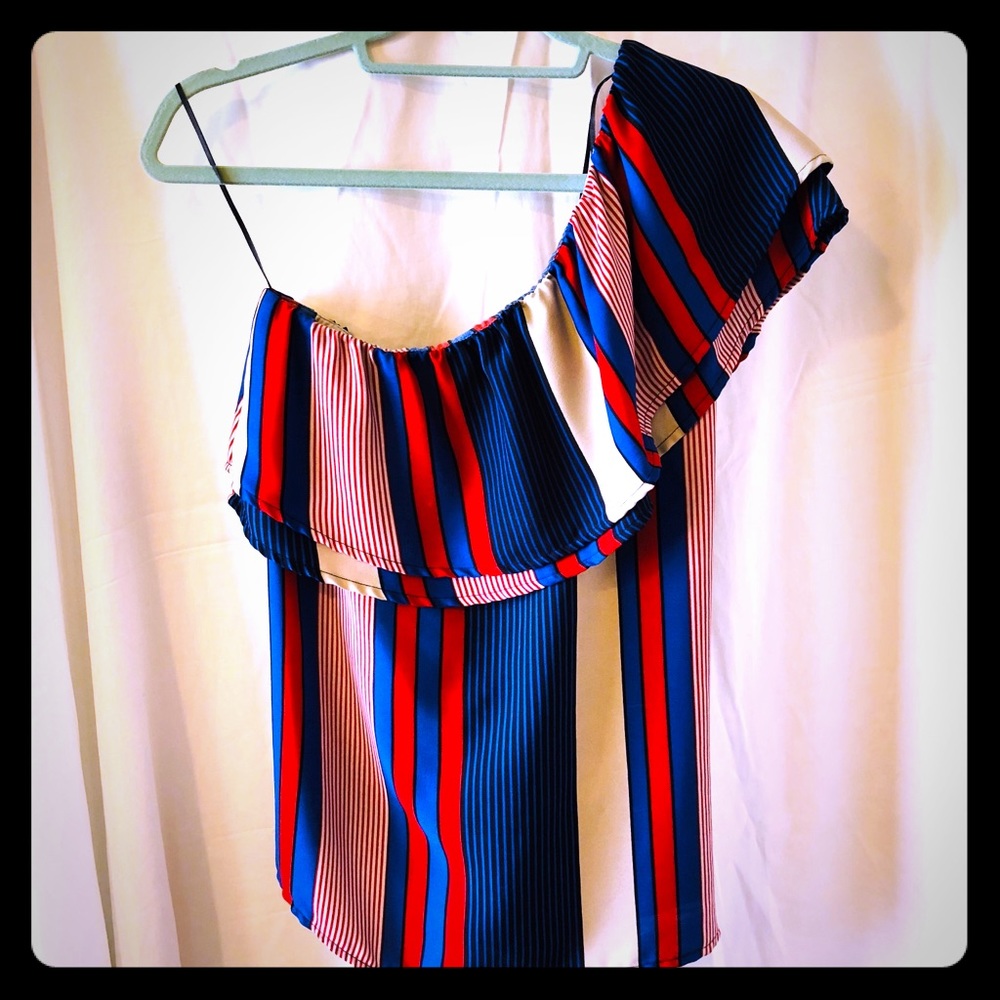 One shoulder top size M